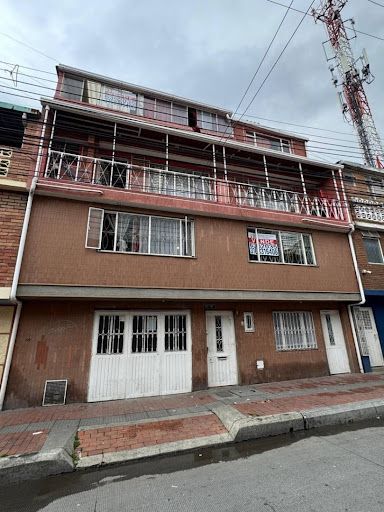 Casa en venta Cundinamarca Bogotá El Carmen 400 m2 Habitaciones 6 Baños 4 Garajes 1 Precio $800000000