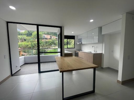 Apartamento en arriendo Antioquia Envigado Loma Del Barro 90 m2 Habitaciones 3 Baños 2 Garajes 1 Precio $4000000