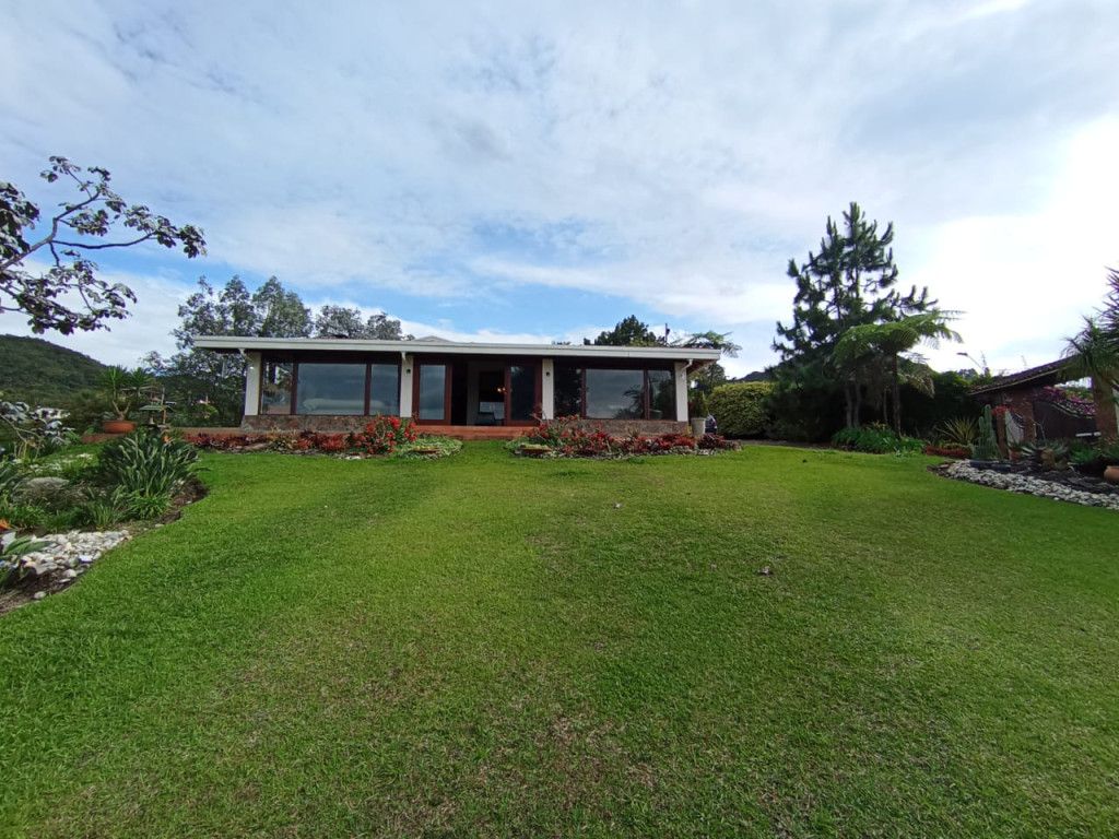 Casa Campestre en arriendo Antioquia Rionegro Rionegro 500 m2 Habitaciones 4 Baños 5 Garajes 0 Precio $13000000