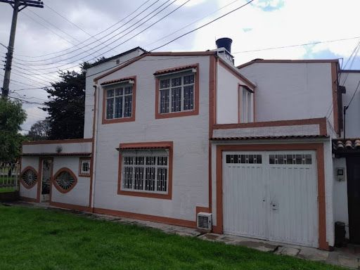 Casa en venta Cundinamarca Bogotá Autopista Medellin 114 m2 Habitaciones 3 Baños 2 Garajes 2 Precio $490000000