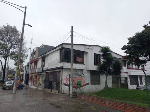 Casa en arriendo Cundinamarca Bogotá Americas Sector Galan 241 m2 Habitaciones 3 Baños 2 Garajes 1 Precio $4000000