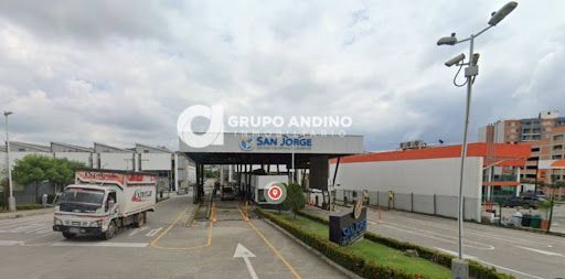 Bodega en arriendo Santander Girón San Jorge 1744 m2 Habitaciones 0 Baños 4 Garajes 4 Precio $36900000