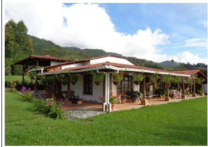 Finca en venta Valle Del Cauca Calima Calima 282 m2 Habitaciones 4 Baños 2 Garajes 2 Precio $750000000