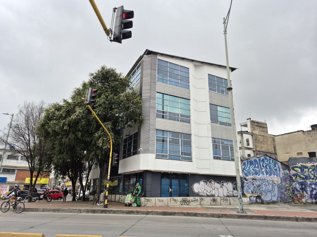 Edificio en arriendo Cundinamarca Bogotá Rionegro 900 m2 Habitaciones 0 Baños 6 Garajes 4 Precio $27500000