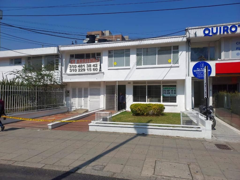 Casa en arriendo Cundinamarca Bogotá Estoril 450 m2 Habitaciones 12 Baños 7 Garajes 0 Precio $20000000