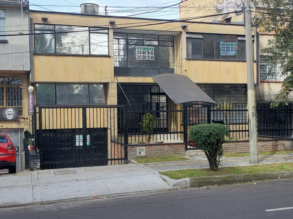 Casa en venta Cundinamarca Bogotá La Soledad 330 m2 Habitaciones 6 Baños 4 Garajes 3 Precio $1400000000