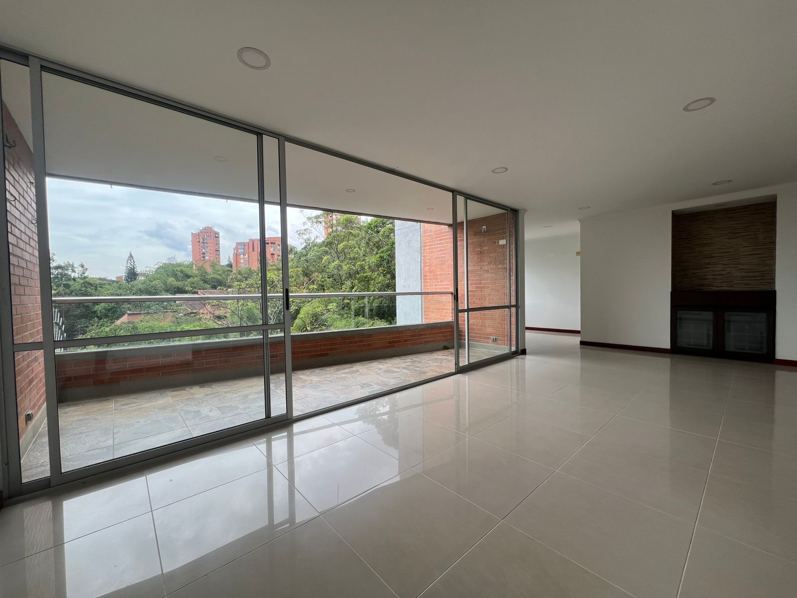 Apartamento en arriendo Antioquia Envigado Alto De Misael 182 m2 Habitaciones 3 Baños 4 Garajes 2 Precio $8200000