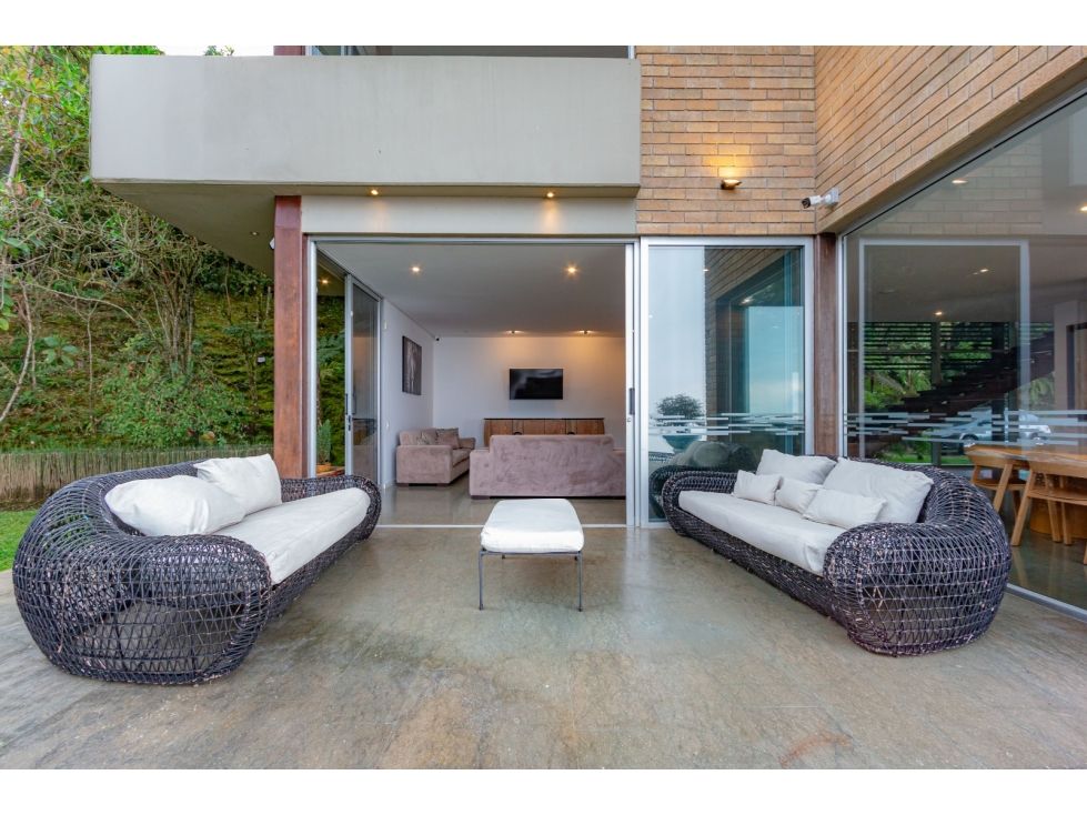 Casa en arriendo Antioquia Medellín Las Palmas 450 m2 Habitaciones 3 Baños 4 Garajes 5 Precio $30000000