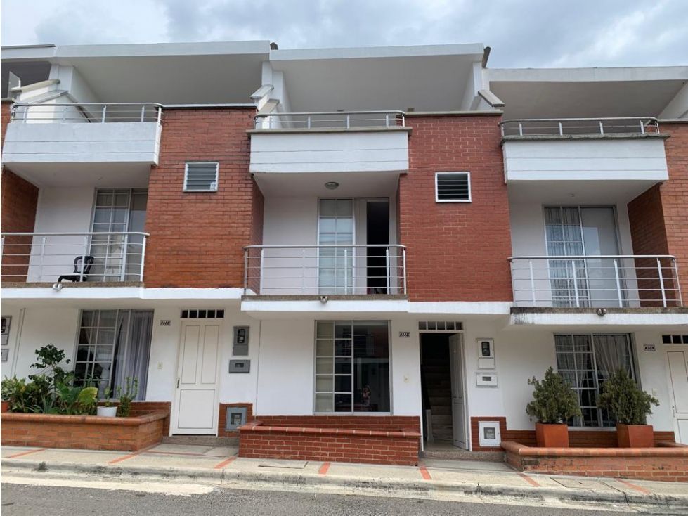 Casa en venta Risaralda Pereira Santa Clara De Las Villas 151 m2 Habitaciones 4 Baños 4 Garajes 1 Precio $550000000