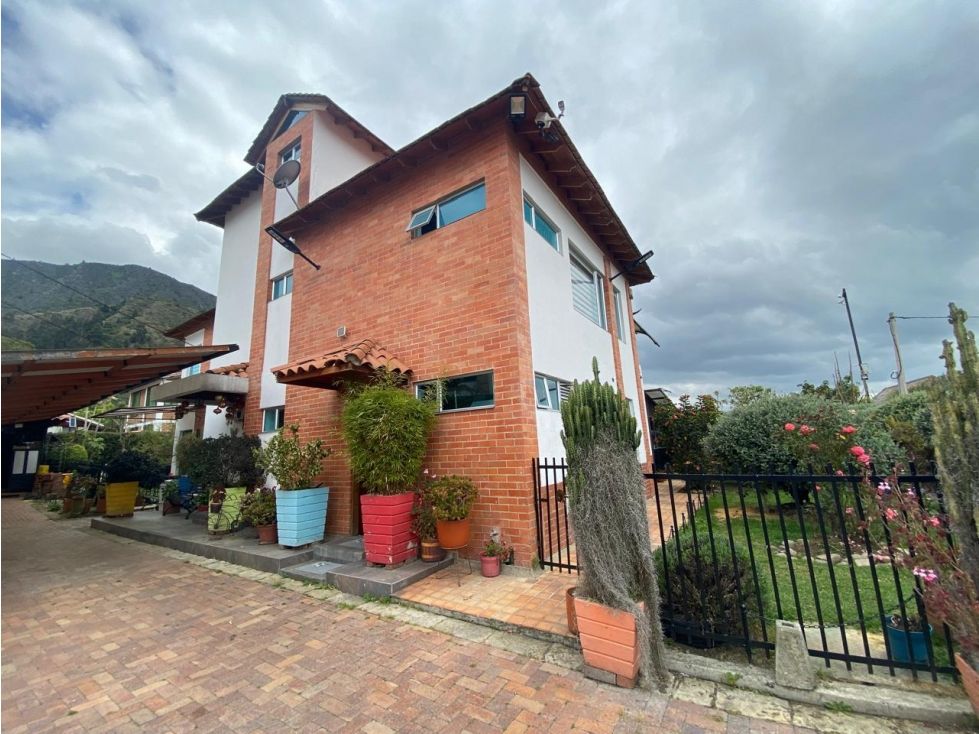 Casa en venta Cundinamarca Cota Br Rincones Del Majuy 300 m2 Habitaciones 5 Baños 7 Garajes 4 Precio $1650000000
