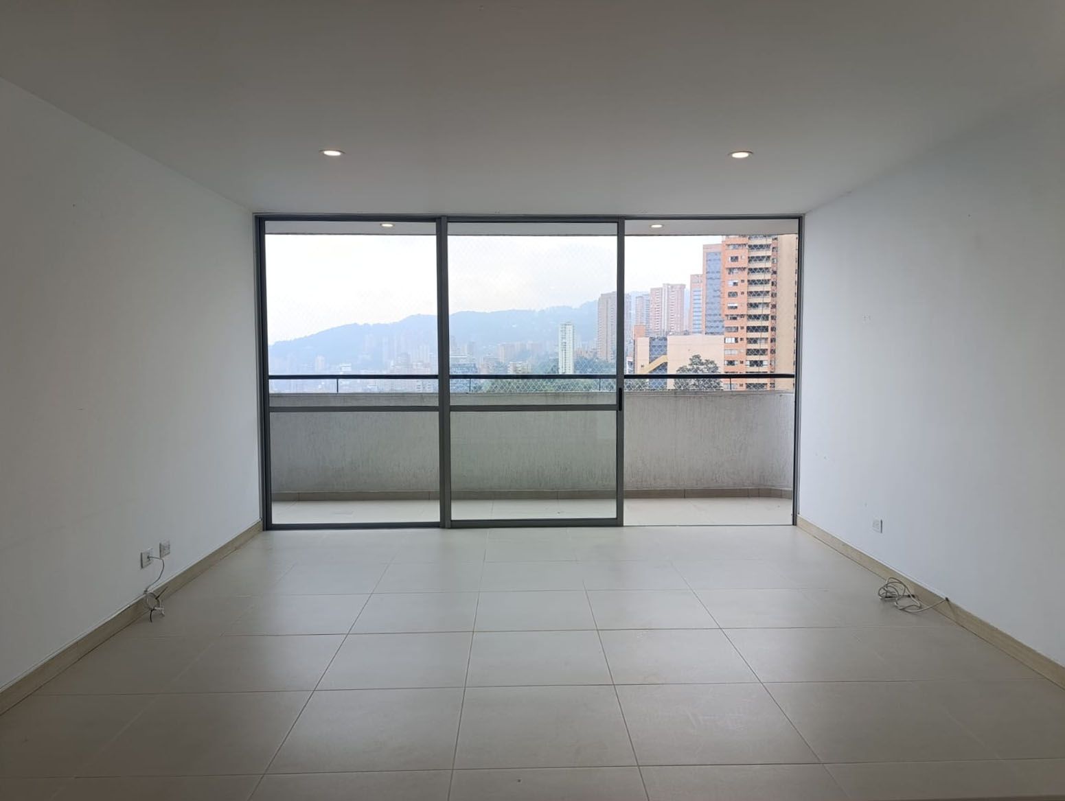 Apartamento en arriendo Antioquia Medellín Alejandria 92 m2 Habitaciones 2 Baños 3 Garajes 1 Precio $6000000
