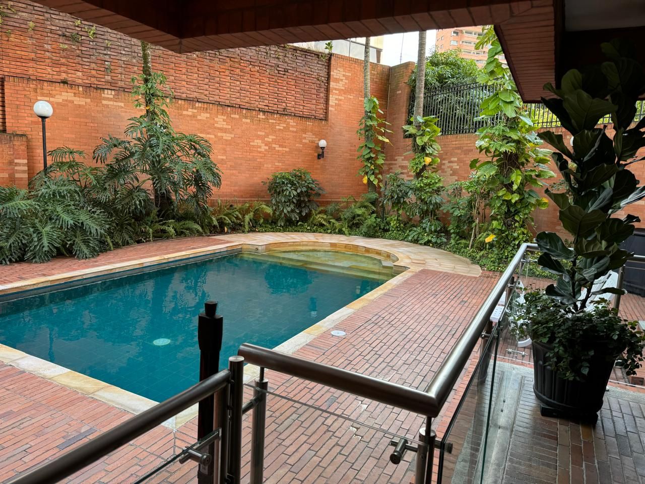 Apartamento en arriendo Valle Del Cauca Cali Tejares - Cristales 435 m2 Habitaciones 3 Baños 5 Garajes 3 Precio $17490000