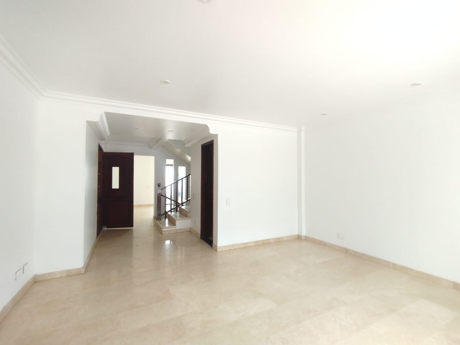 Casa en arriendo Risaralda Pereira Los Alamos 330 m2 Habitaciones 4 Baños 3 Garajes 3 Precio $5800000