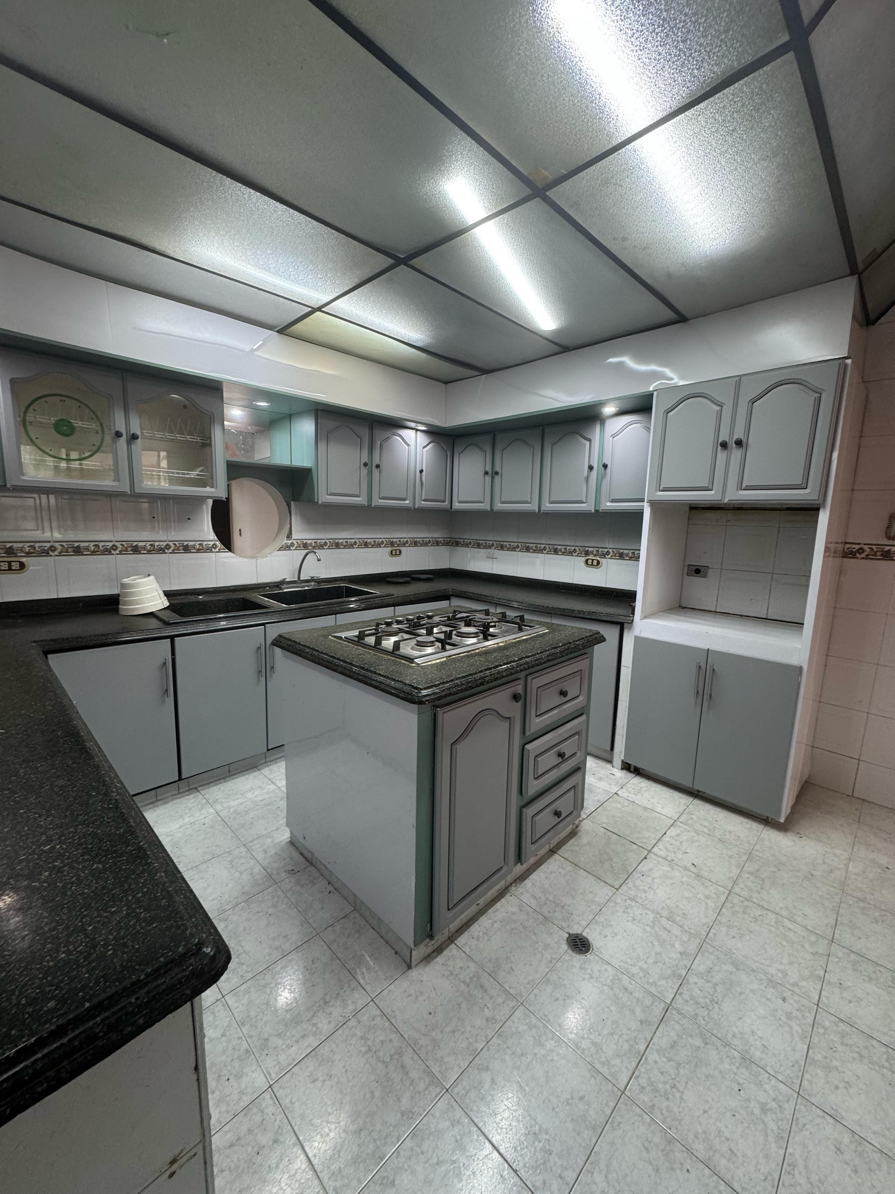 Casa en venta Tolima Ibagué Departamental 500 m2 Habitaciones 5 Baños 4 Garajes 1 Precio $550000000