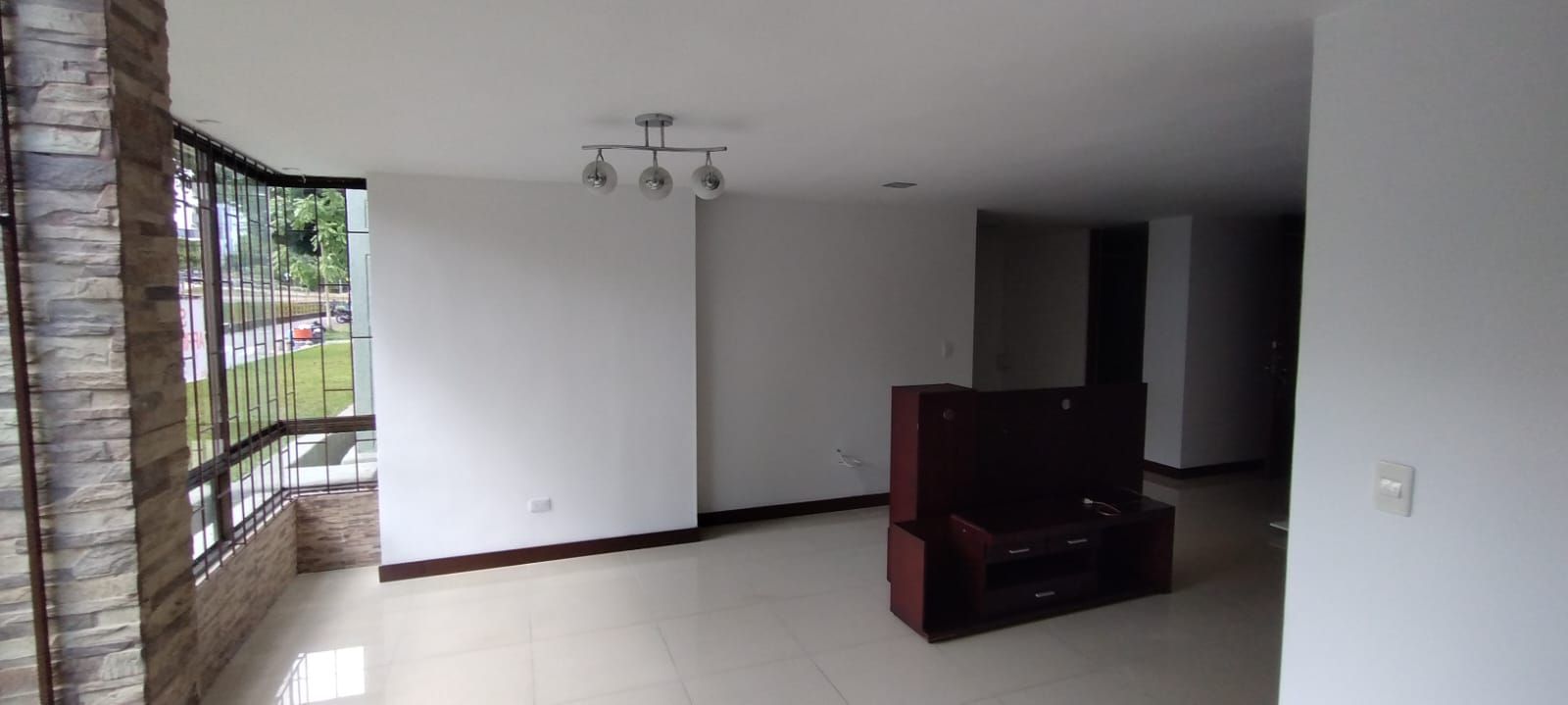 Apartamento en arriendo o venta Risaralda Pereira Pinares Alto 122 m2 Habitaciones 3 Baños 2 Garajes 2 Precio venta $465000000 Precio arriendo $3150000