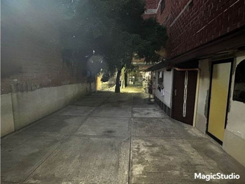 Lote en venta Antioquia Medellín Cristo Rey 210 m2 Habitaciones 0 Baños 2 Garajes 0 Precio $1400000000