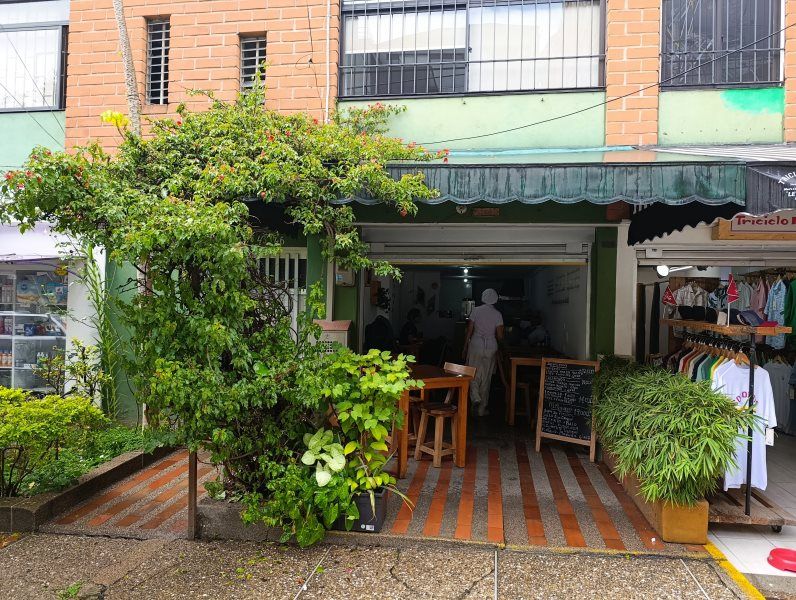 Local en arriendo Antioquia Medellín Manila 60 m2 Habitaciones 0 Baños 2 Garajes 0 Precio $7000000