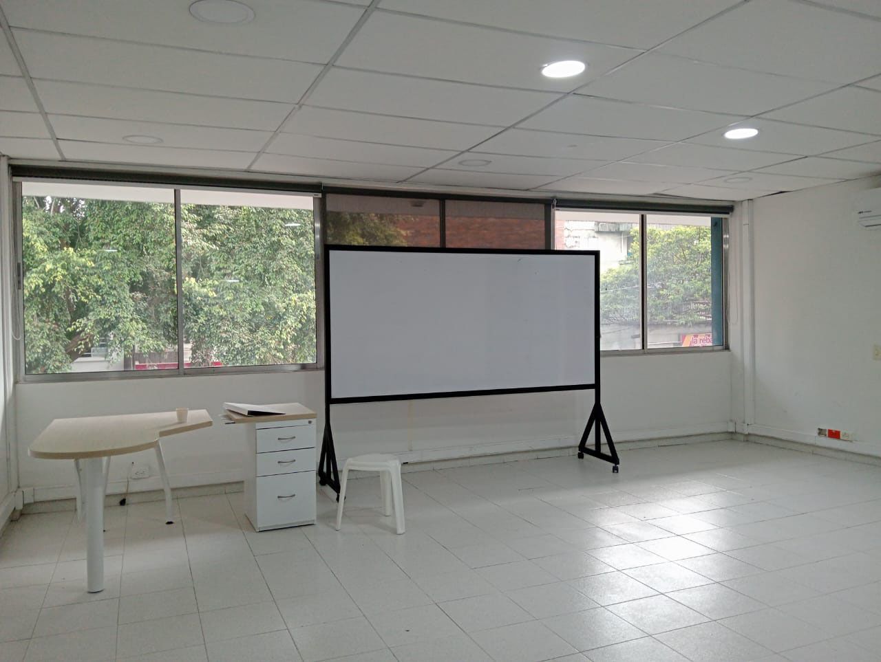 Local Comercial en arriendo Antioquia Medellín Suramericana 70 m2 Habitaciones 2 Baños 3 Garajes 0 Precio $4900000
