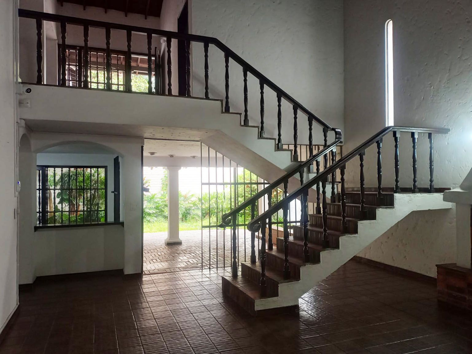 Casa en arriendo Antioquia Medellín Patio Bonito 520 m2 Habitaciones 6 Baños 3 Garajes 6 Precio $18500000
