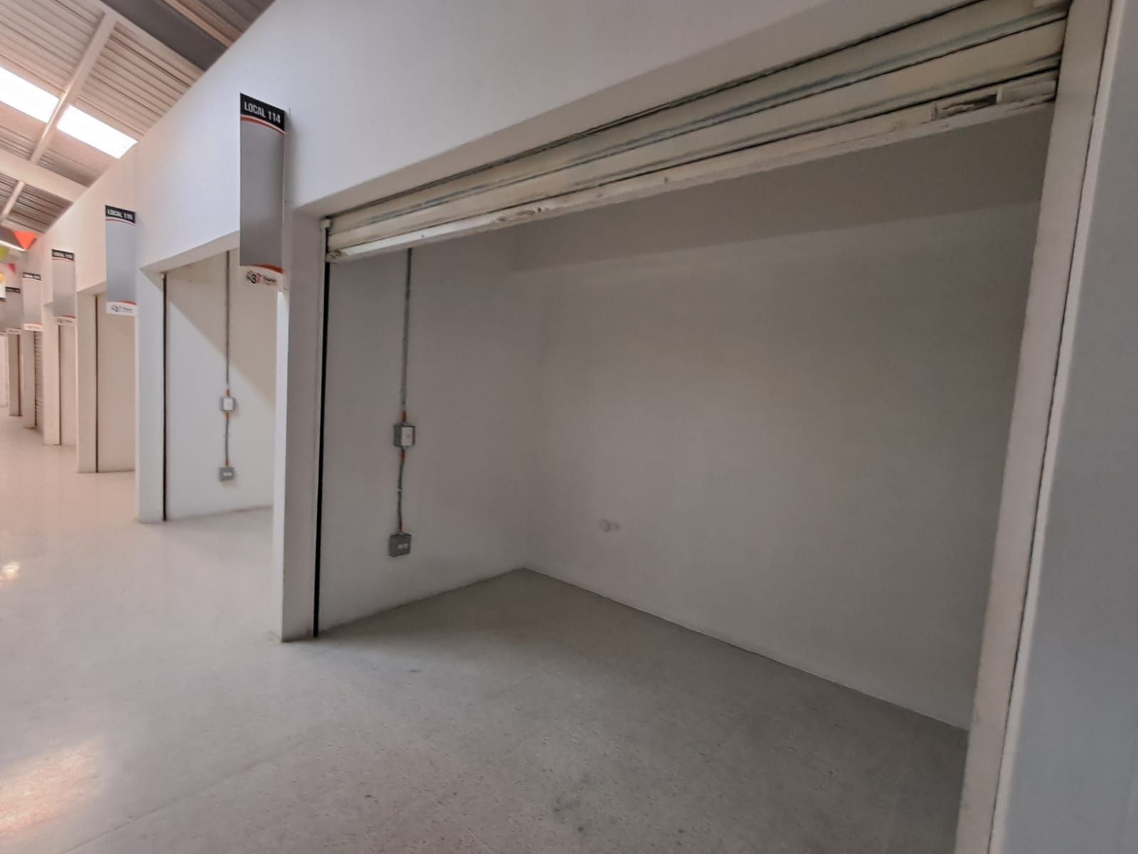 Bodega en arriendo Antioquia Envigado Zona Centro 300 m2 Habitaciones 0 Baños 3 Garajes 0 Precio $18000000