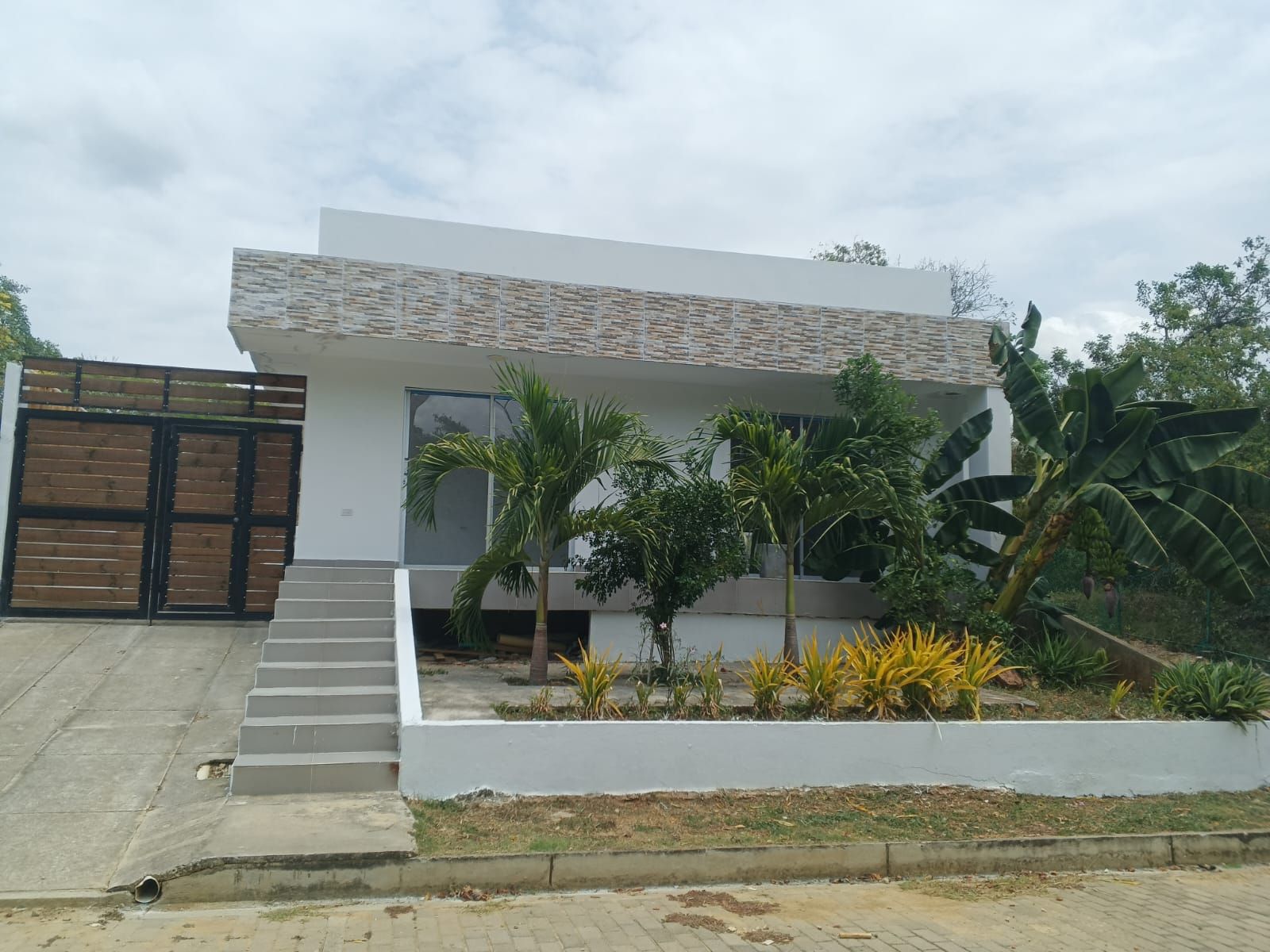 Casa en venta Bolívar Turbaco La Floresta 256 m2 Habitaciones 3 Baños 3 Garajes 1 Precio $320000000