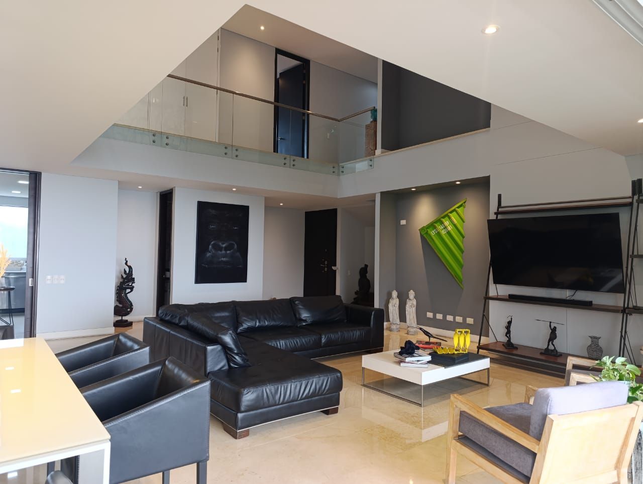 Apartamento en venta Antioquia Medellín Los Naranjos 294 m2 Habitaciones 3 Baños 4 Garajes 5 Precio $2700000000