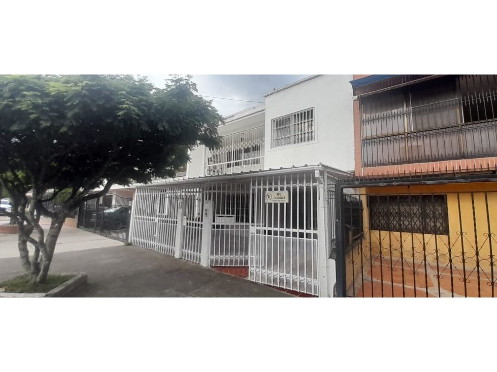 Oficina en arriendo Valle Del Cauca Cali Champagnat 150 m2 Habitaciones 0 Baños 3 Garajes 1 Precio $1800000