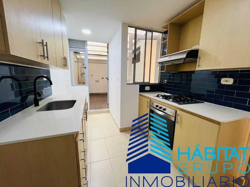 Apartamento en arriendo Antioquia Envigado Zona Centro 92 m2 Habitaciones 3 Baños 2 Garajes 0 Precio $3900000