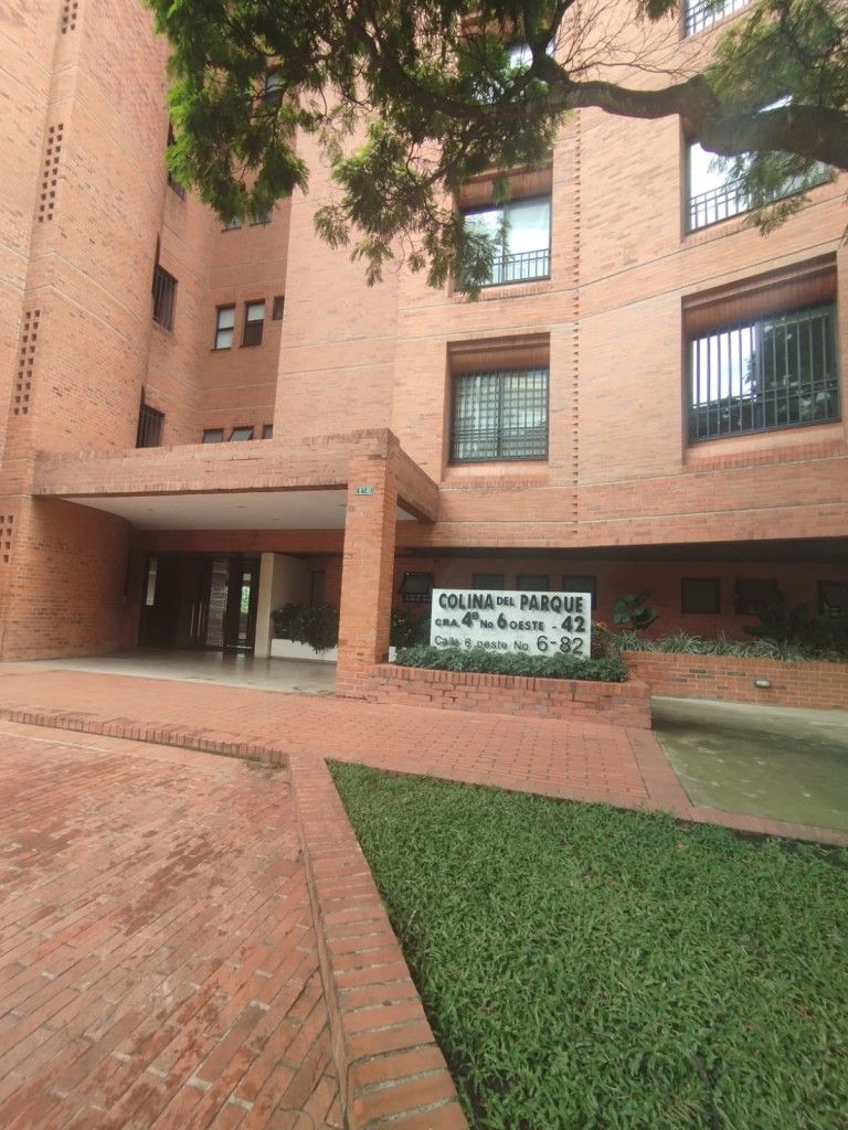 Apartamento en arriendo Valle Del Cauca Cali Calima 432 m2 Habitaciones 3 Baños 5 Garajes 3 Precio $15131520