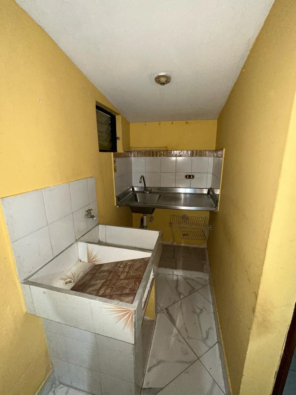 Apartaestudio en arriendo Antioquia Medellín Mirador Del Doce 15 m2 Habitaciones 1 Baños 1 Garajes 0 Precio $750000