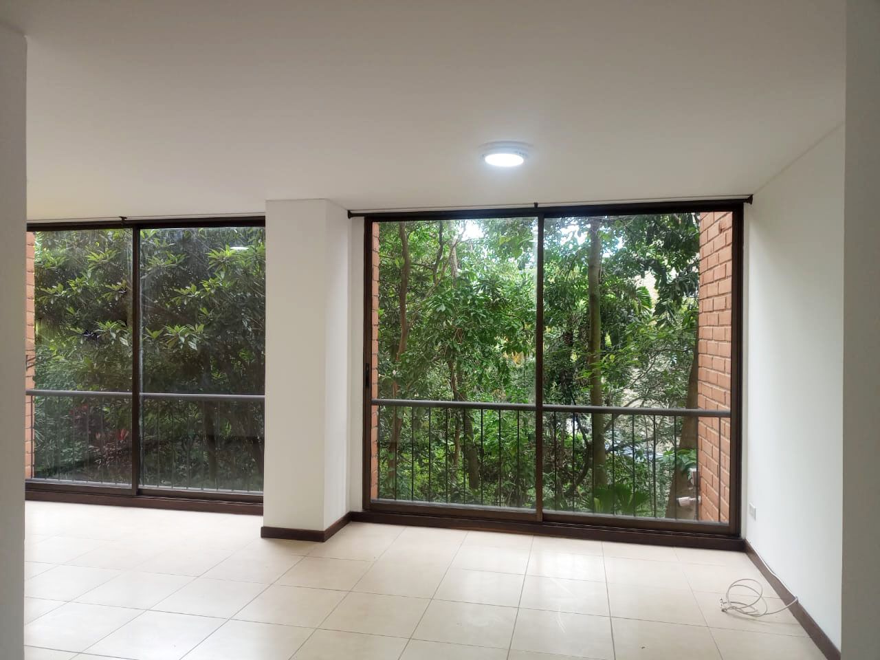 Apartamento en arriendo Antioquia Medellín La Aguacatala 110 m2 Habitaciones 3 Baños 2 Garajes 2 Precio $4250000
