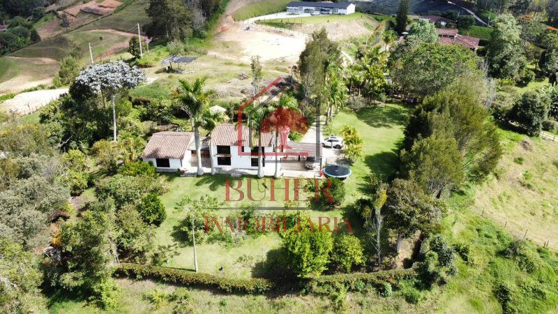 Casa en arriendo o venta Antioquia El Carmen De Viboral La Alhambra 3700 m2 Habitaciones 5 Baños 4 Garajes 0 Precio venta $1650000000 Precio arriendo $7600000