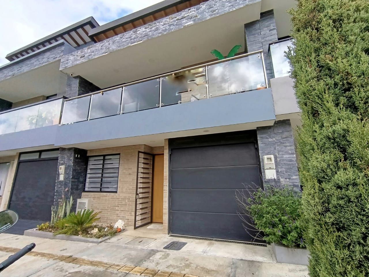 Casa en venta Antioquia Rionegro San Antonio 165 m2 Habitaciones 4 Baños 5 Garajes 1 Precio $900000000