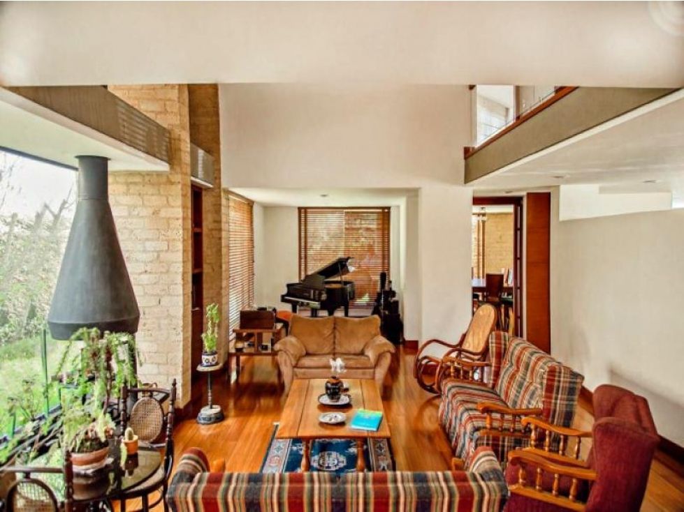 Casa en venta Cundinamarca Bogotá La Cabaña 323 m2 Habitaciones 4 Baños 5 Garajes 5 Precio $2680000000