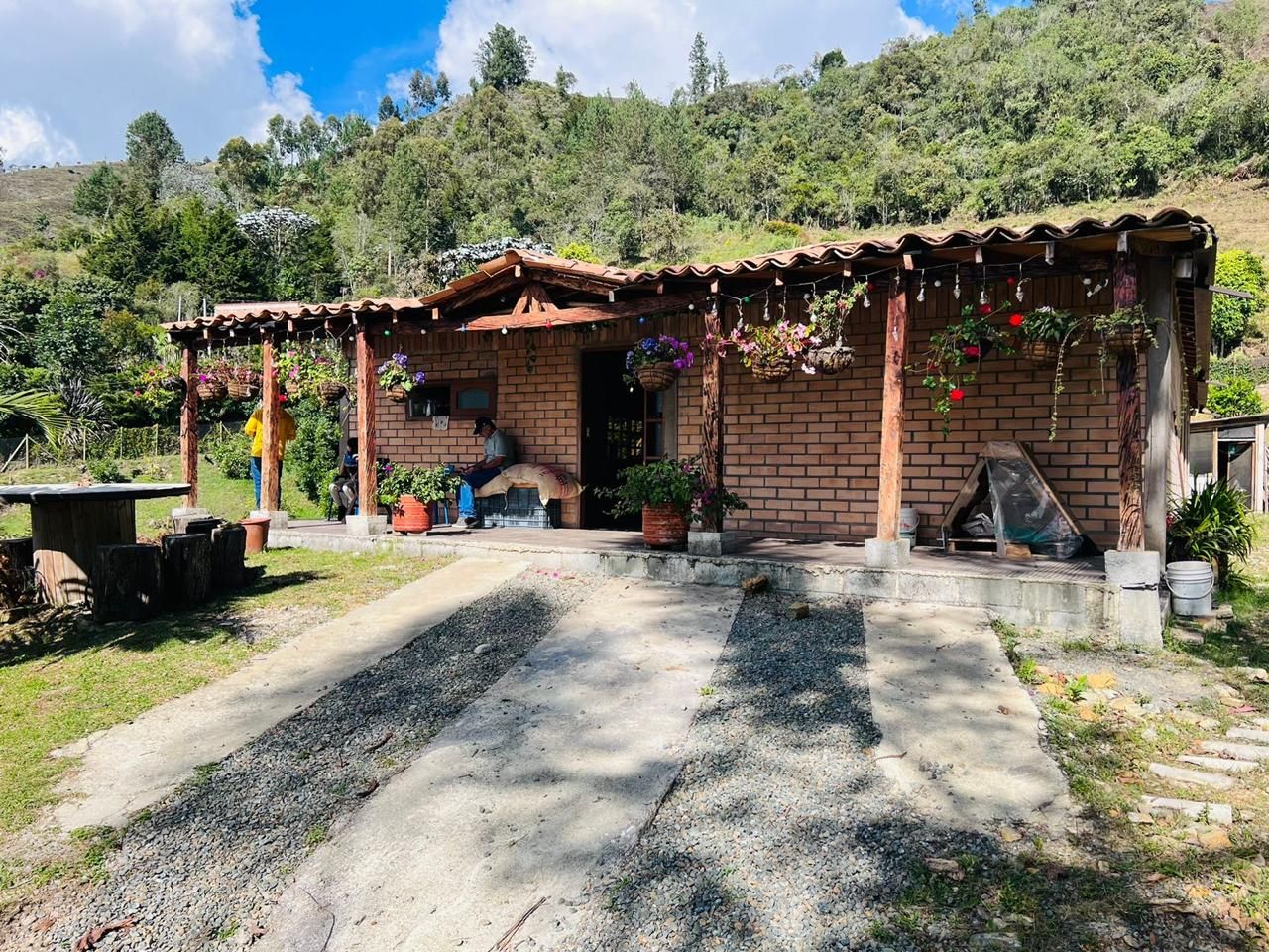 Finca en venta Antioquia Guarne Santo Tomás 220 m2 Habitaciones 4 Baños 2 Garajes 2 Precio $650000000