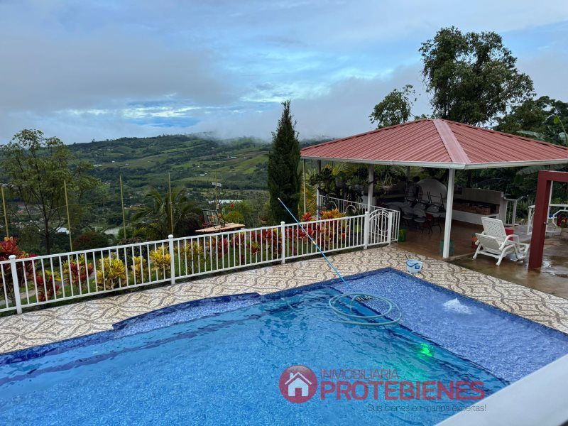 Casa en venta Meta Restrepo Restrepo 41785 m2 Habitaciones 8 Baños 6 Garajes 6 Precio $1850000000