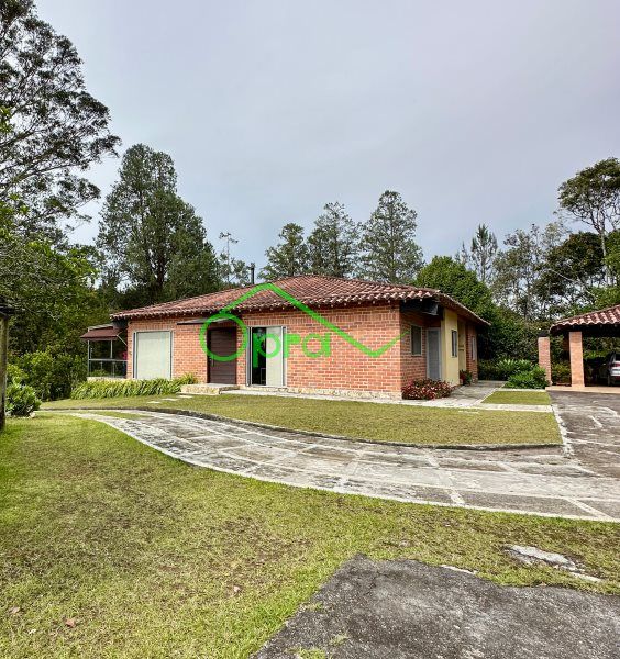 Finca en venta Antioquia La Ceja La Ceja 13740 m2 Habitaciones 3 Baños 4 Garajes 3 Precio $3995000000
