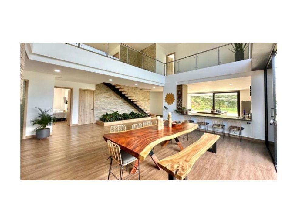 Casa Campestre en arriendo Antioquia El Retiro El Retiro 800 m2 Habitaciones 6 Baños 6 Garajes 2 Precio $15000000