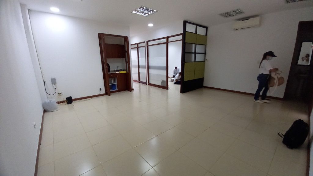 Oficina en venta Valle Del Cauca Cali Nn 84 m2 Habitaciones 0 Baños 2 Garajes 0 Precio $650000000