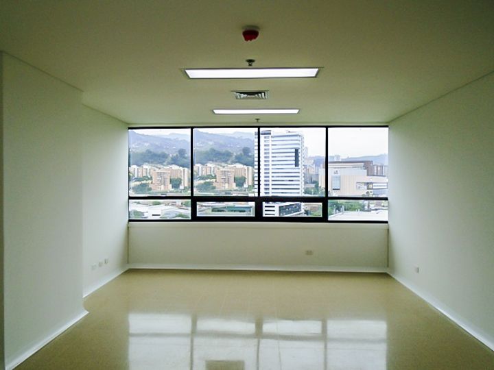 Consultorio en arriendo o venta Antioquia Envigado Las Vegas 42 m2 Habitaciones 0 Baños 1 Garajes 1 Precio venta $630000000 Precio arriendo $4500000