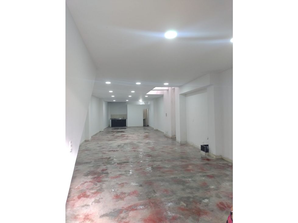 Bodega en arriendo Antioquia Medellín Villanueva 100 m2 Habitaciones 0 Baños 1 Garajes 0 Precio $3000000