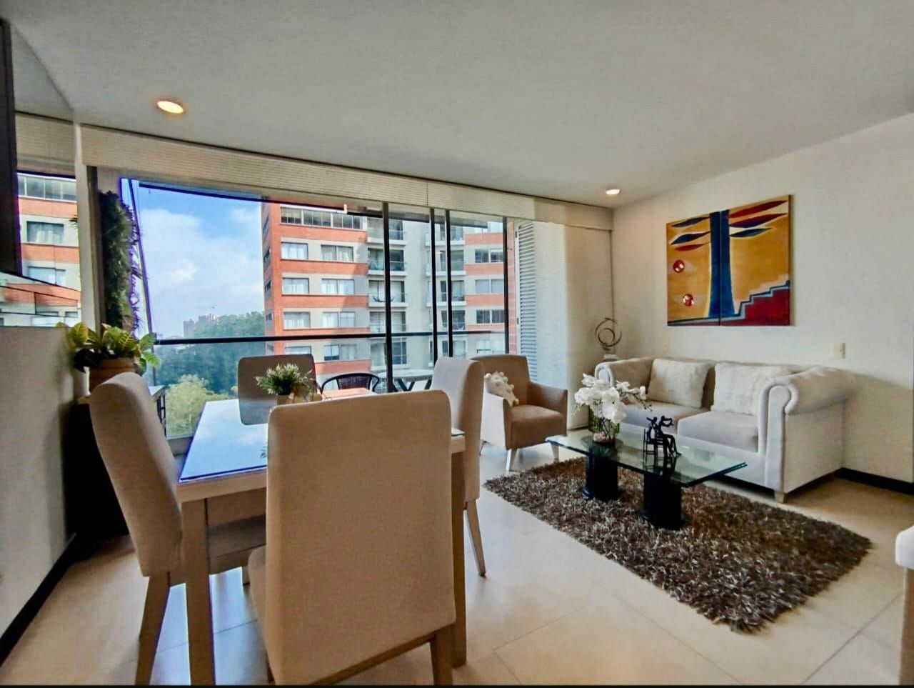 Apartamento en arriendo o venta Antioquia Medellín Altos Del Poblado 87 m2 Habitaciones 3 Baños 2 Garajes 2 Precio venta $900000000 Precio arriendo $4900000