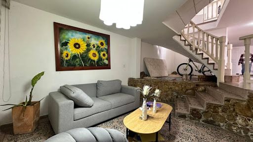 Casa en arriendo Antioquia Medellín Las Acacias 250 m2 Habitaciones 4 Baños 4 Garajes 1 Precio $9500000