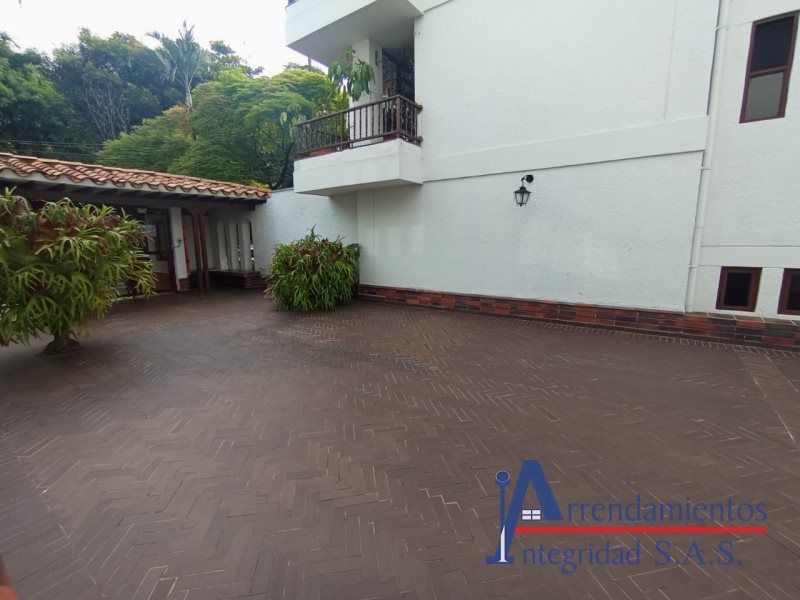 Apartamento en arriendo Antioquia Medellín Fatima 143 m2 Habitaciones 3 Baños 3 Garajes 1 Precio $3500000