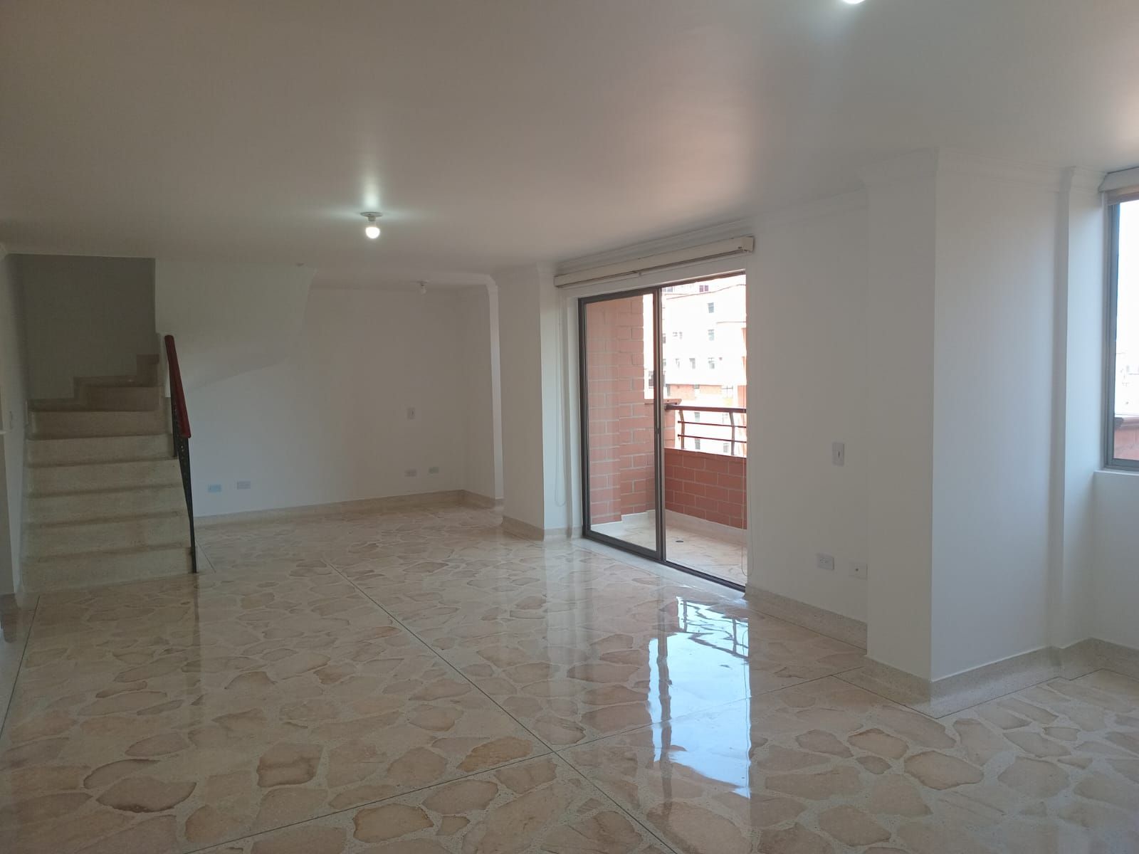 Apartamento en arriendo o venta Antioquia Envigado Bosques De Zúñiga 152 m2 Habitaciones 3 Baños 4 Garajes 1 Precio venta $920000000 Precio arriendo $5200000