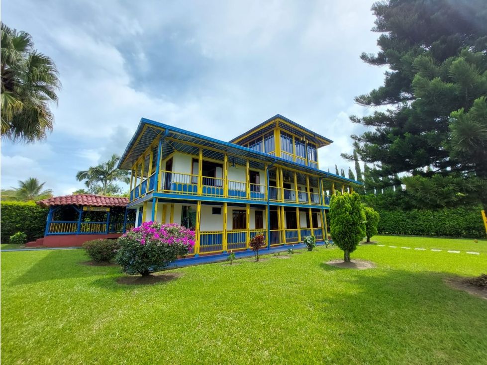 Casa Campestre en arriendo Quindío Armenia Armenia 447 m2 Habitaciones 5 Baños 4 Garajes 4 Precio $5440000