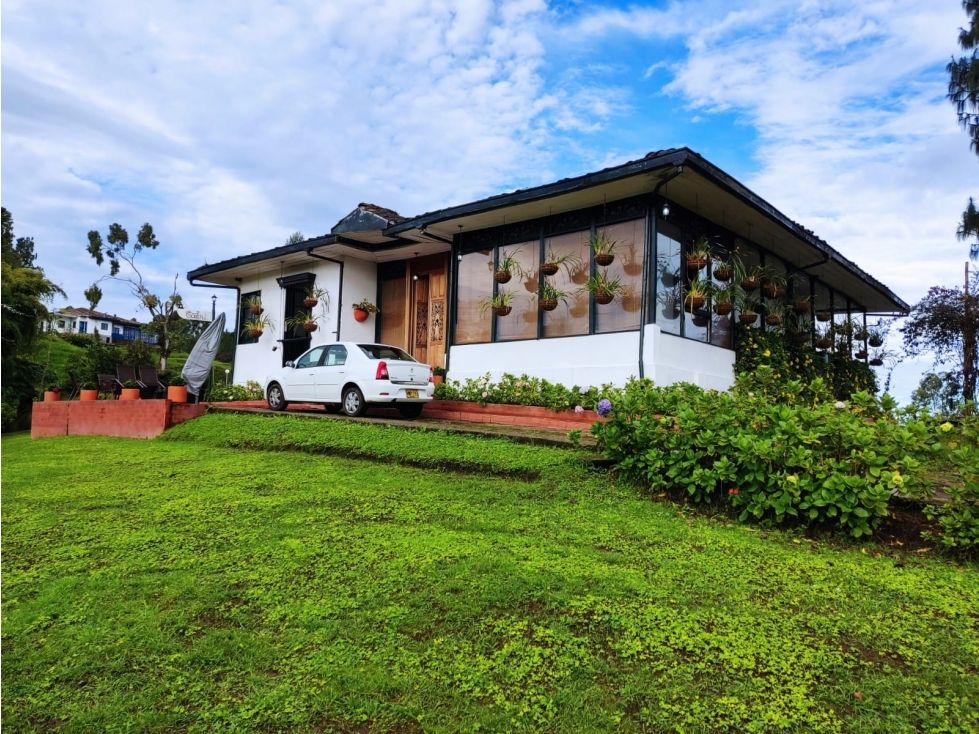 Casa en arriendo Quindío Armenia Armenia 220 m2 Habitaciones 4 Baños 4 Garajes 5 Precio $8000000