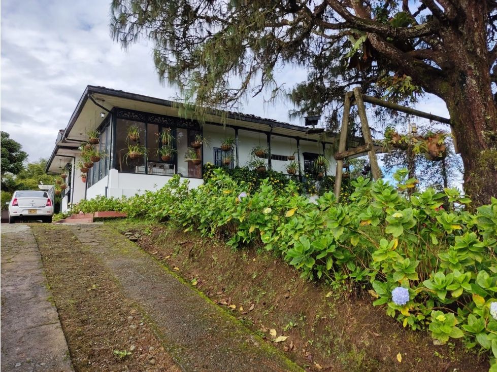 Casa en venta Quindío Armenia Armenia 220 m2 Habitaciones 4 Baños 4 Garajes 5 Precio $1800000000