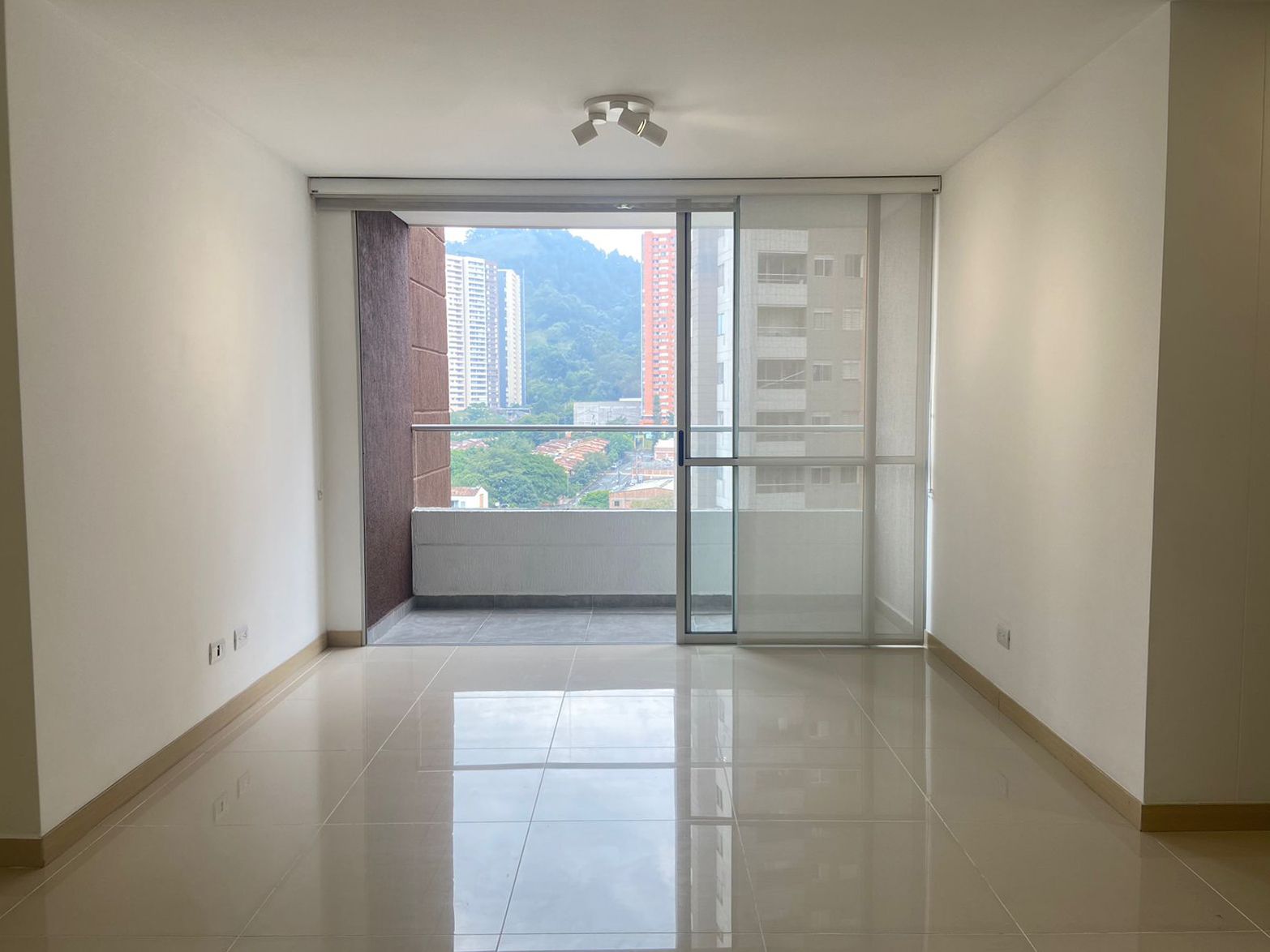 Apartamento en venta Antioquia Sabaneta Calle Larga 65 m2 Habitaciones 3 Baños 2 Garajes 1 Precio $508000000