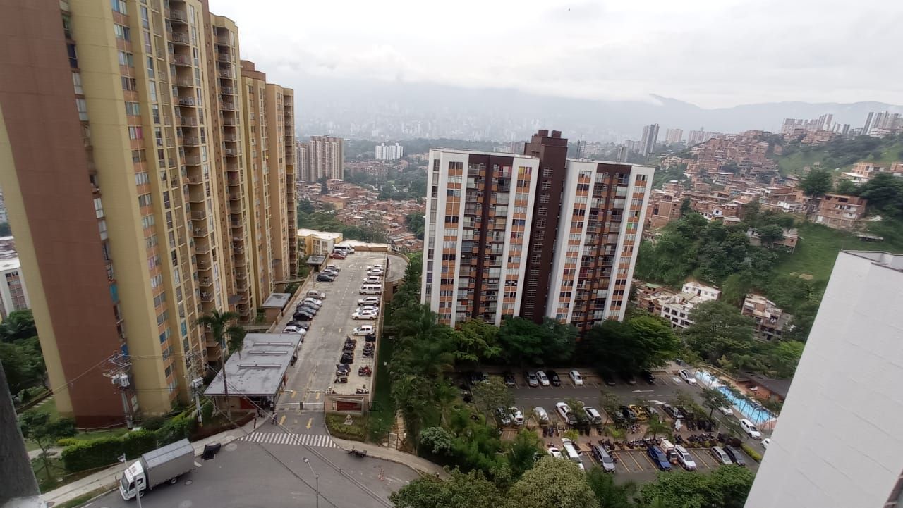 Apartamento en arriendo Antioquia Medellín El Rincon 65 m2 Habitaciones 3 Baños 2 Garajes 1 Precio $2900000